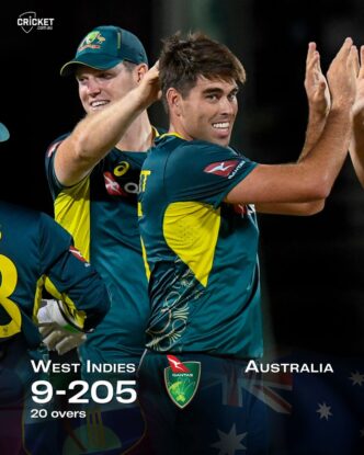 australian cricketers celebrating